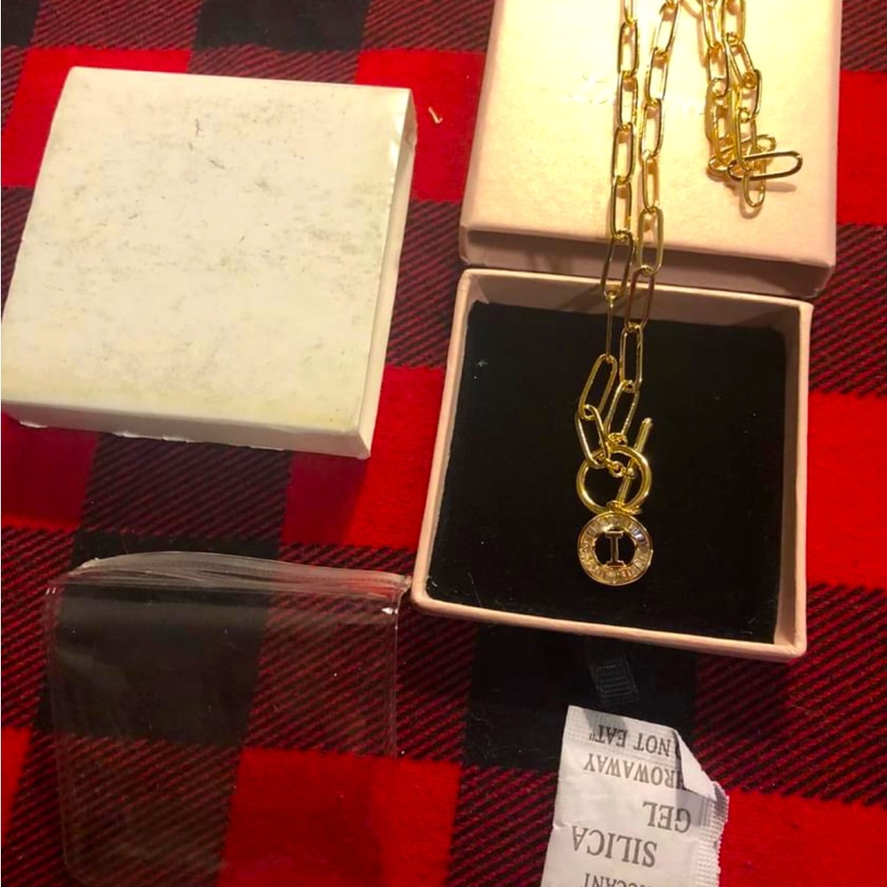 Luxval Initial “I” Gold Tone Necklace